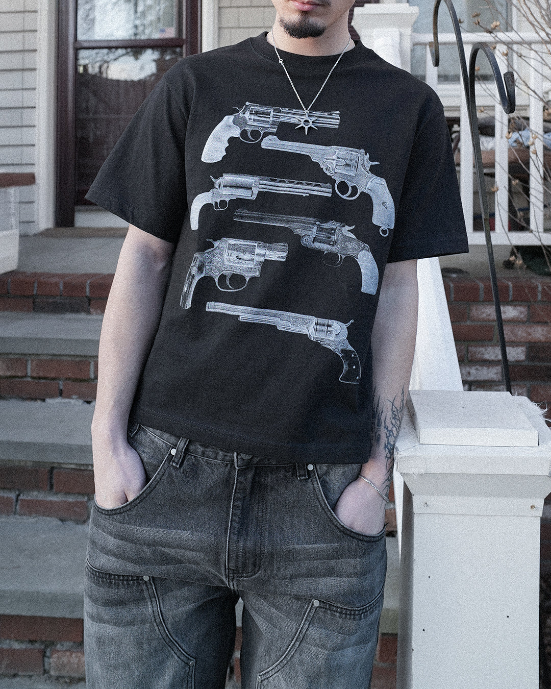 "SIXSHOOTER" TEE SHIRT (BLACK)